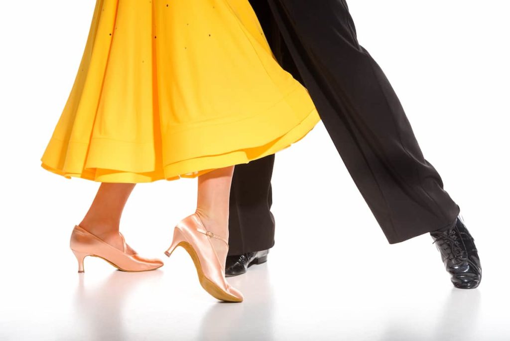 couple buying ballroom dance shoes for beginners